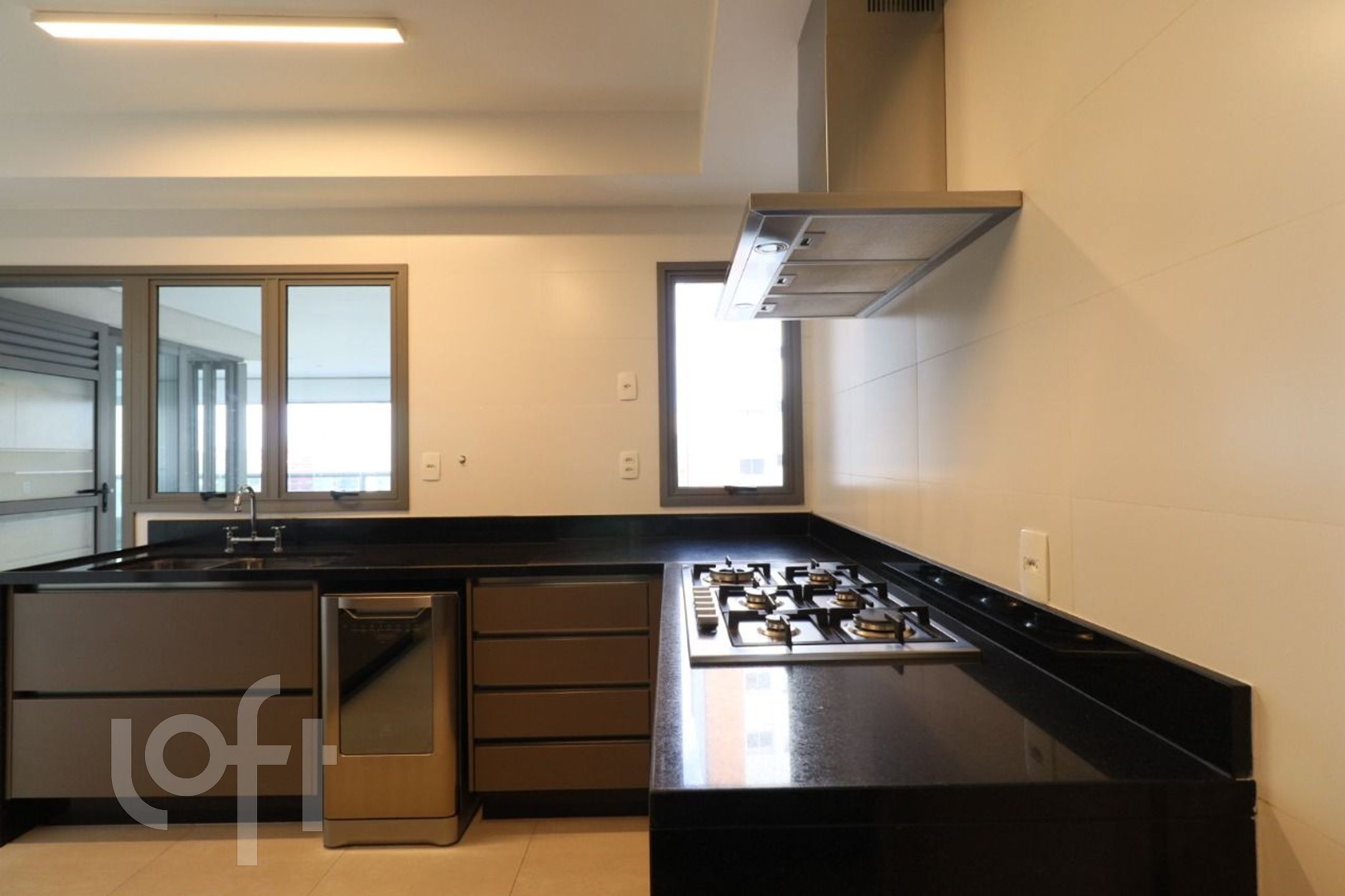 Apartamento à venda com 3 quartos, 193m² - Foto 24