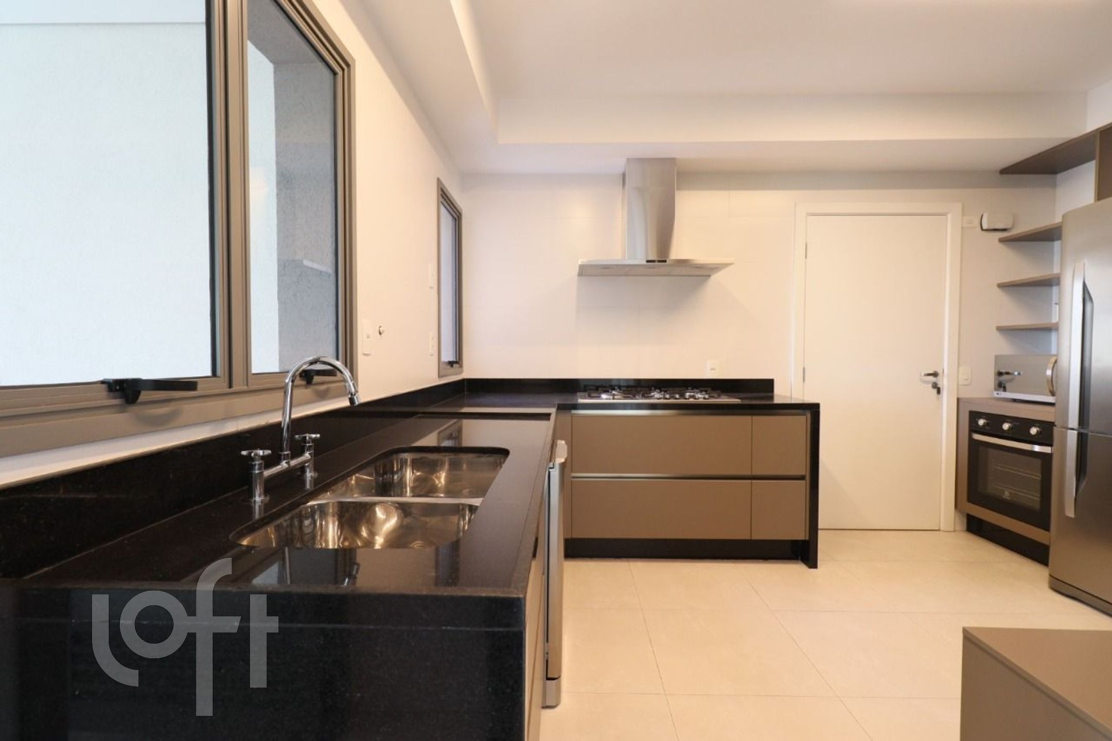 Apartamento à venda com 3 quartos, 193m² - Foto 21