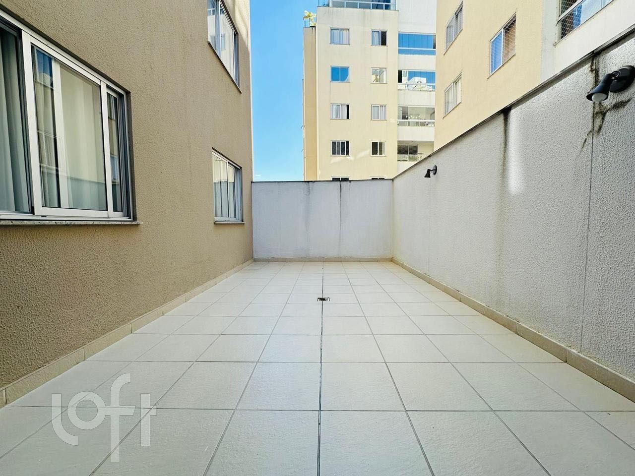 Apartamento à venda com 3 quartos, 119m² - Foto 1