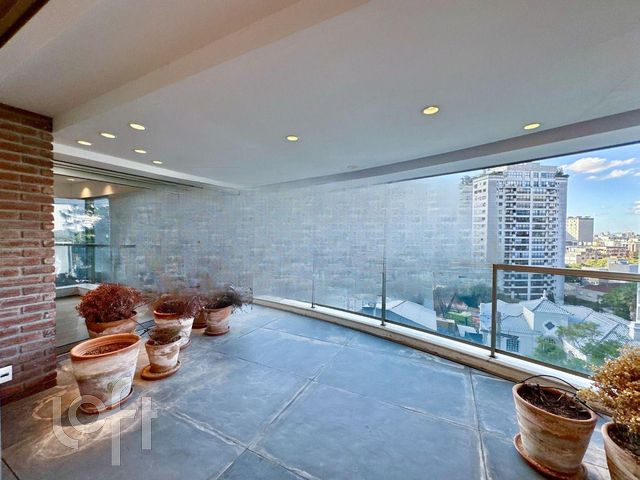 Apartamento com 330m², 3 dormitórios, 3 suítes, 4 vagas, Moinhos de Vento em Porto Alegre