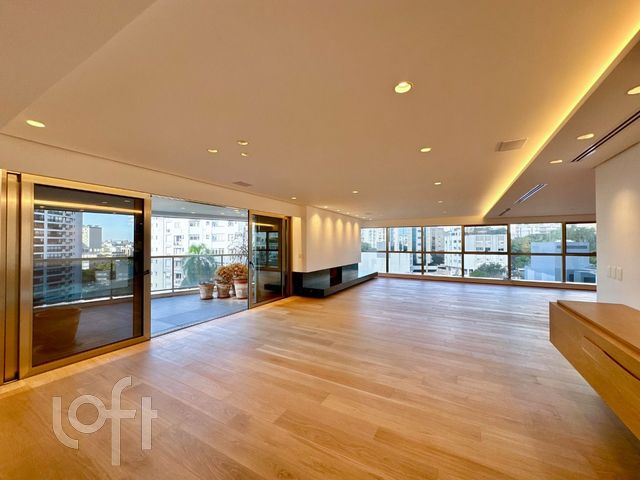 Apartamento com 330m², 3 dormitórios, 3 suítes, 4 vagas, Moinhos de Vento em Porto Alegre