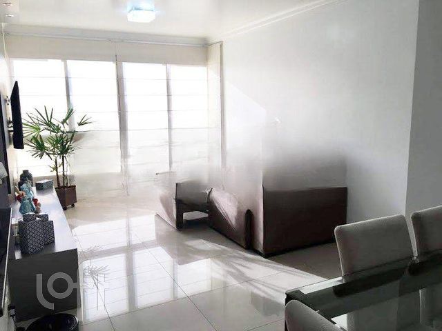 Apartamento com 100m², 3 dormitórios, 1 suíte, 2 vagas, Higienópolis em Porto Alegre