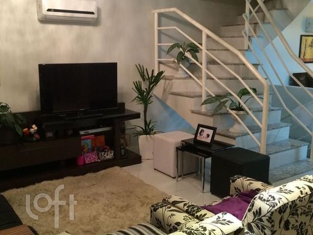 Casa em Condomínio com 154m², 3 dormitórios, 1 suíte, 2 vagas, Higienópolis em Porto Alegre