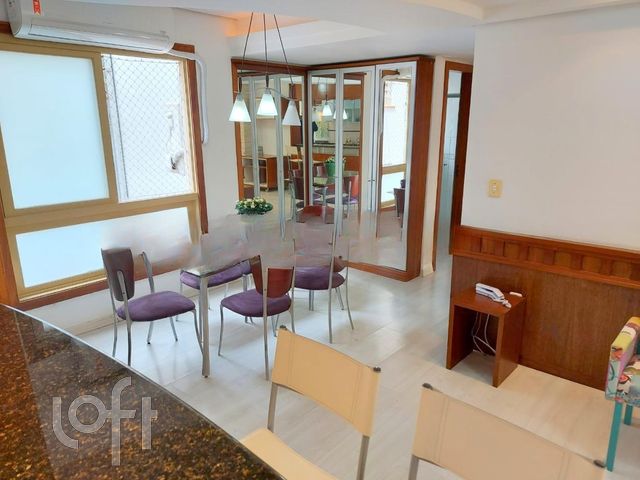 Apartamento com 88m², 3 dormitórios, 1 suíte, 2 vagas, Rio Branco em Porto Alegre