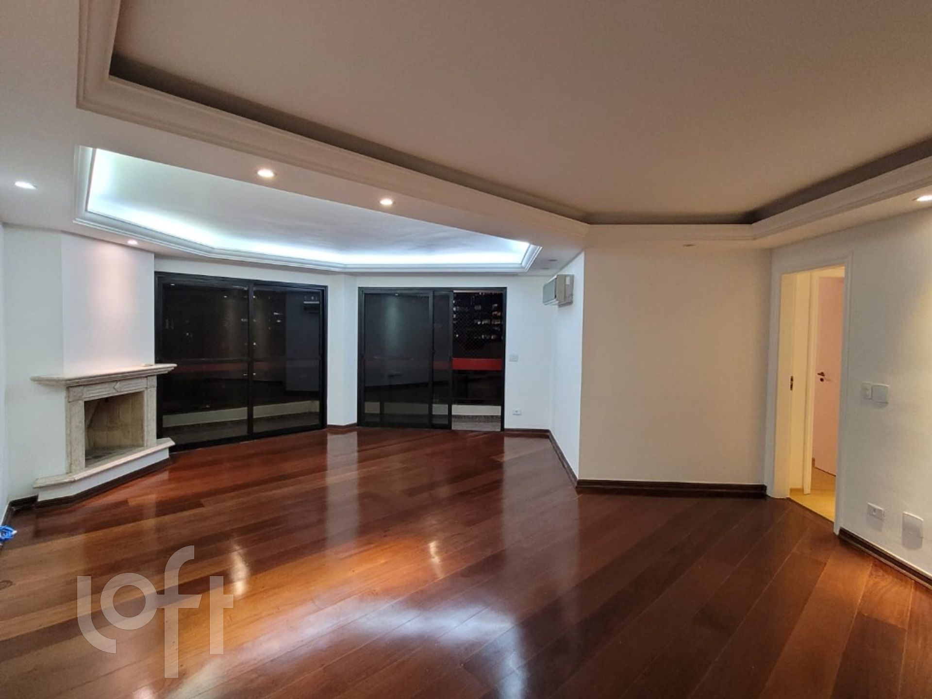 Apartamento à venda com 4 quartos, 143m² - Foto 2