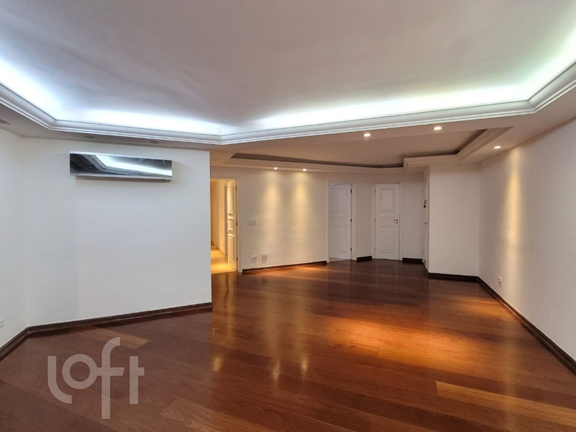 Apartamento à venda com 4 quartos, 143m² - Foto 1