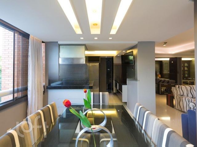 Apartamento com 150m², 3 dormitórios, 1 suíte, 2 vagas, Bela Vista em Porto Alegre