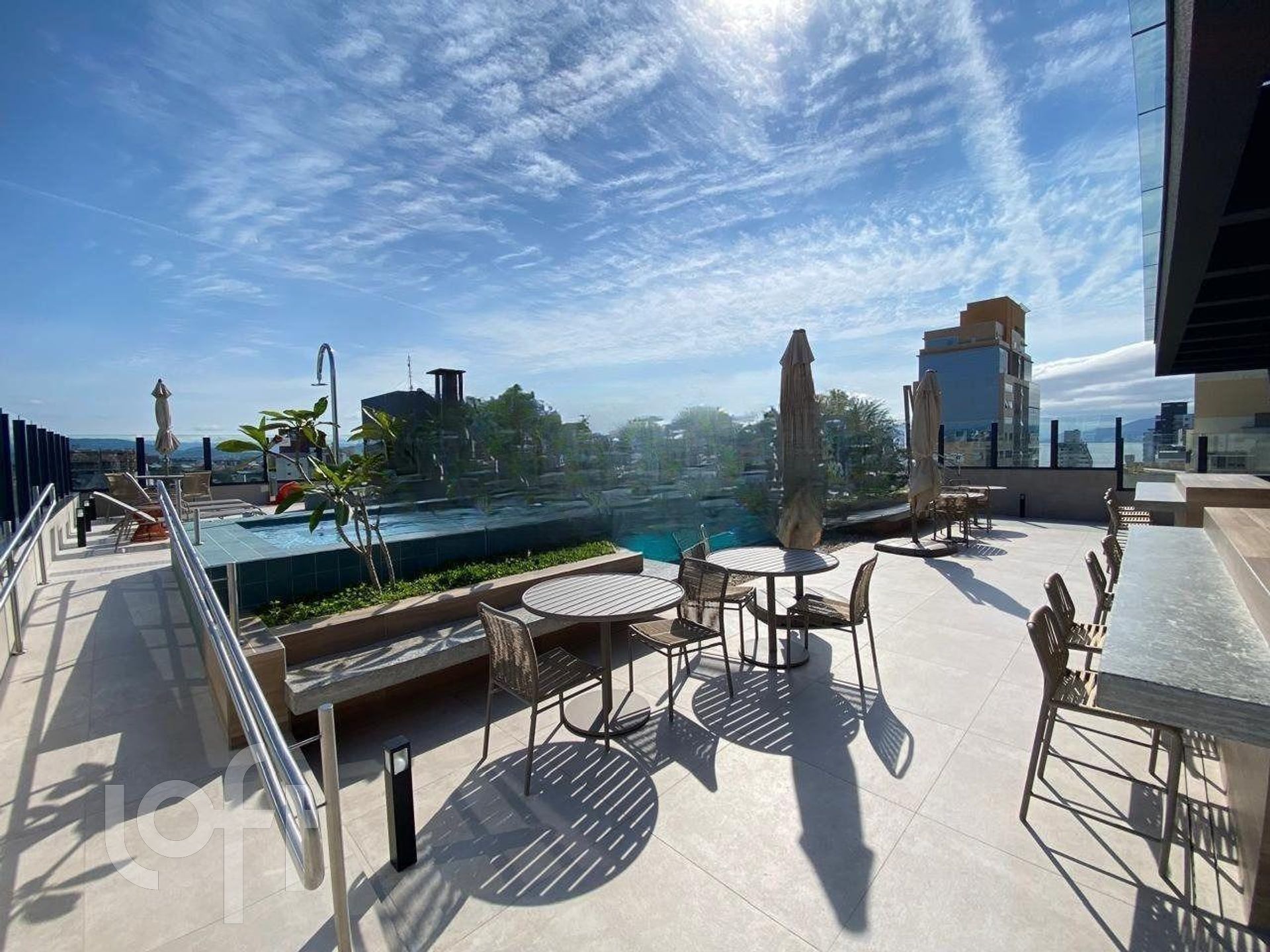 Apartamentos com 205m², 3 quartos, 3 suítes, 2 garagens, no bairro Estreito em Florianópolis