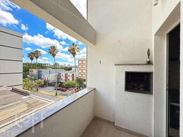 Apartamento com 60m², 2 dormitórios, 1 suíte, 2 vagas, Menino Deus em Porto Alegre