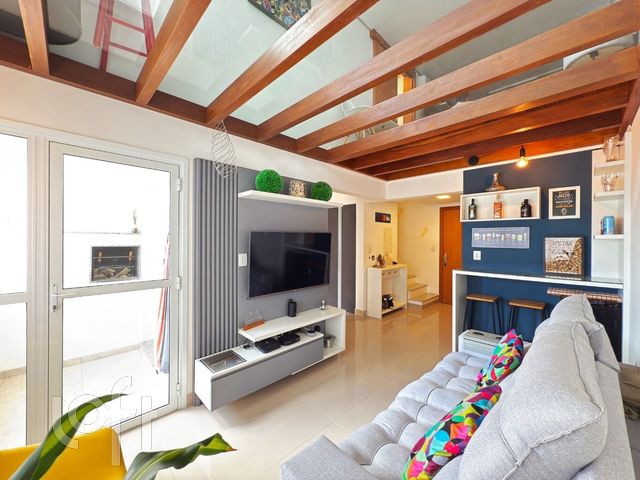 Apartamento com 60m², 2 dormitórios, 1 suíte, 2 vagas, Menino Deus em Porto Alegre