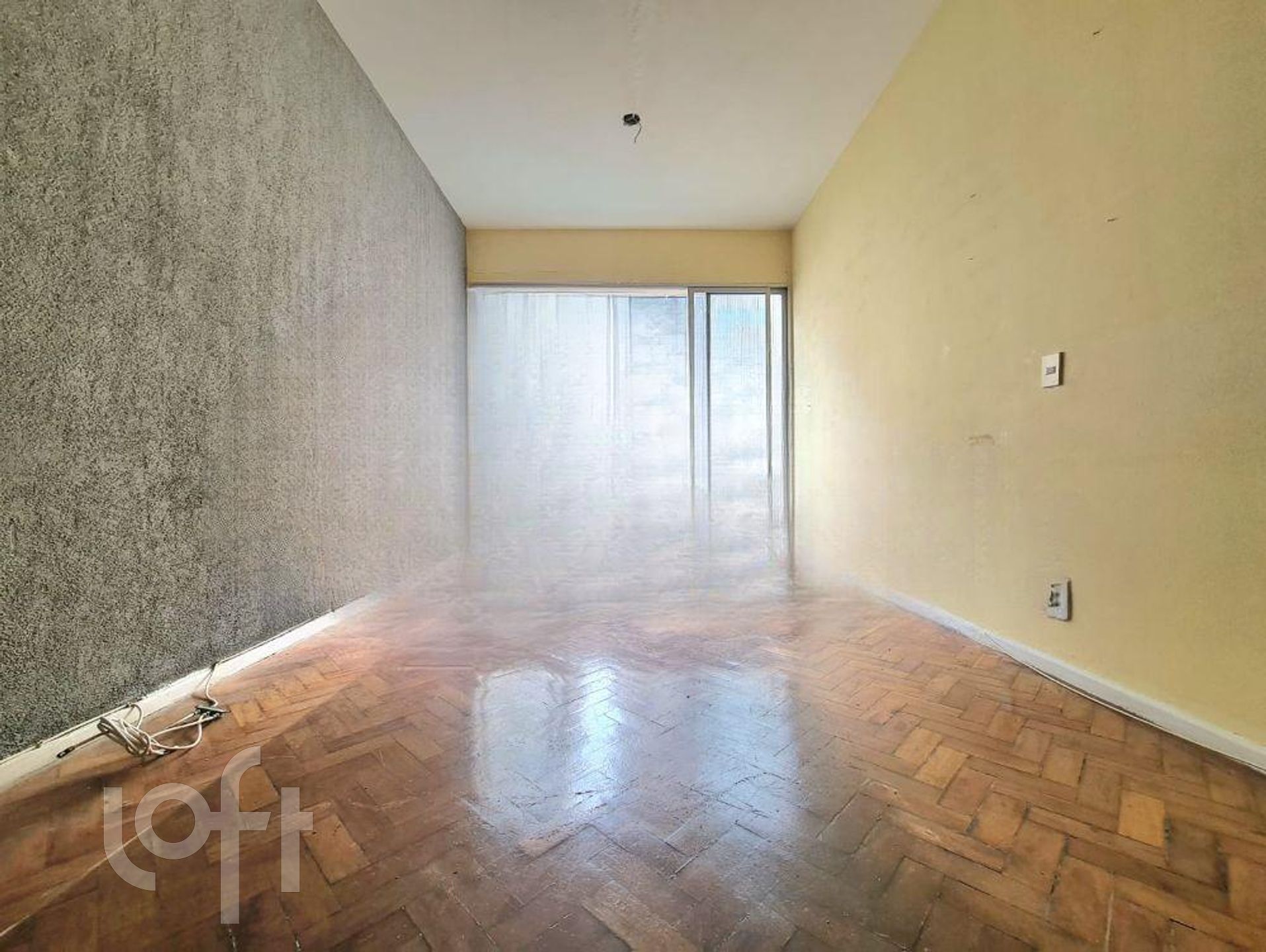 Apartamento à venda com 2 quartos, 70m² - Foto 2