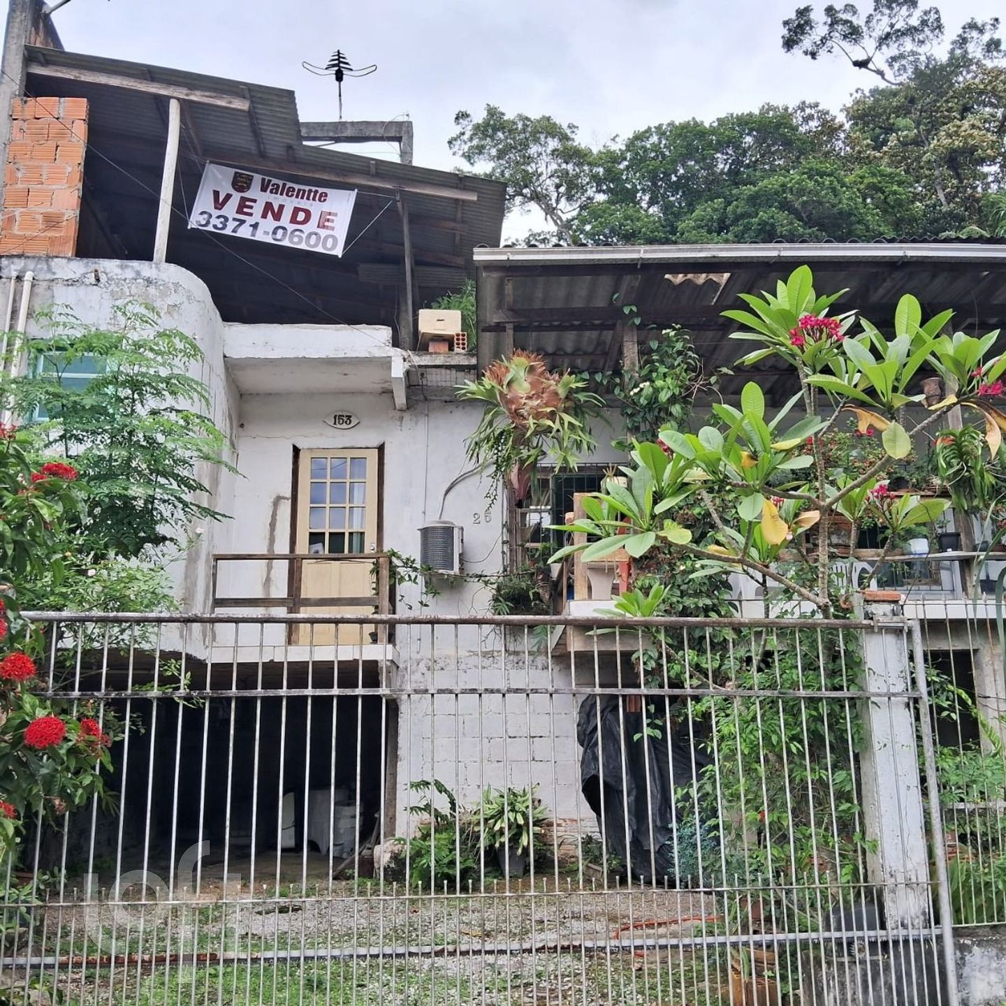 Casa à venda em Forquilhas com 110 m², 2 quartos, 1 suíte