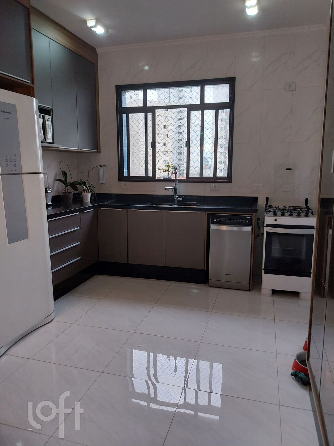 Apartamento à venda com 4 quartos, 180m² - Foto 12