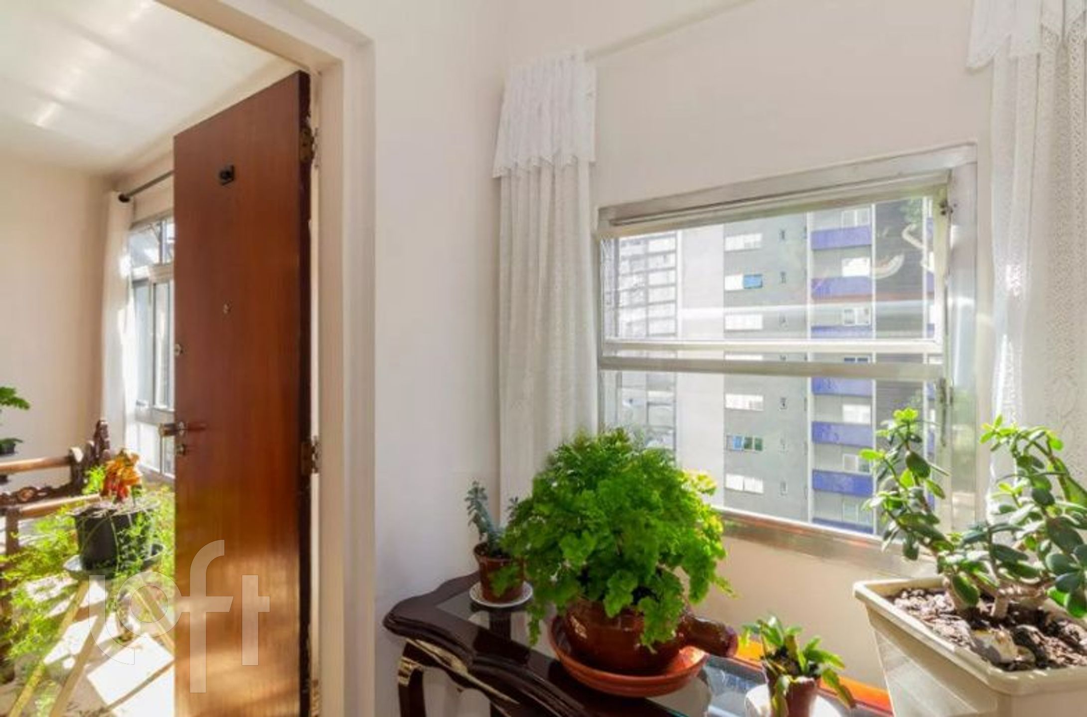 Apartamento à venda com 3 quartos, 100m² - Foto 2