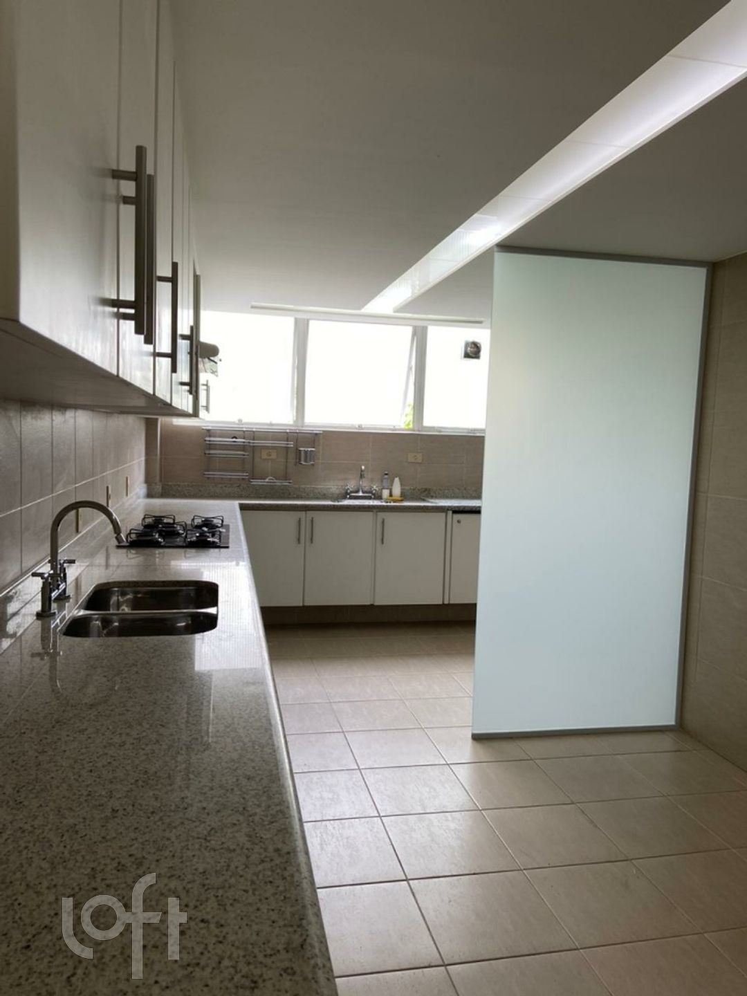 Apartamento à venda com 3 quartos, 188m² - Foto 8