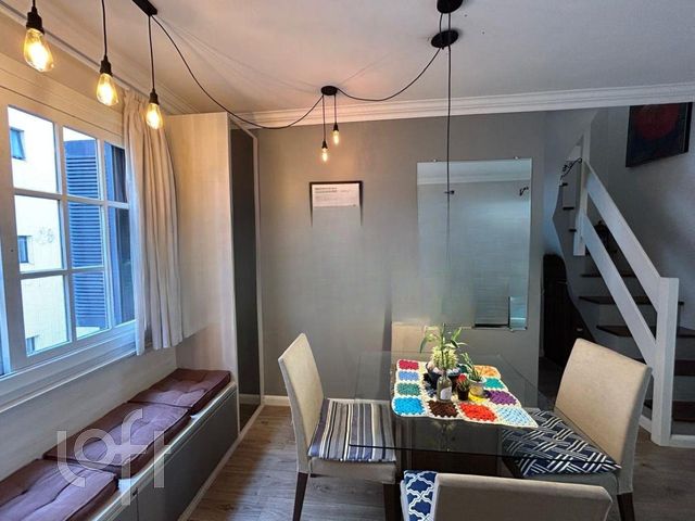Apartamento com 75m², 2 dormitórios, 1 suíte, 1 vaga, Jardim Botânico em Porto Alegre