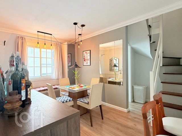 Apartamento com 75m², 2 dormitórios, 1 suíte, 1 vaga, Jardim Botânico em Porto Alegre