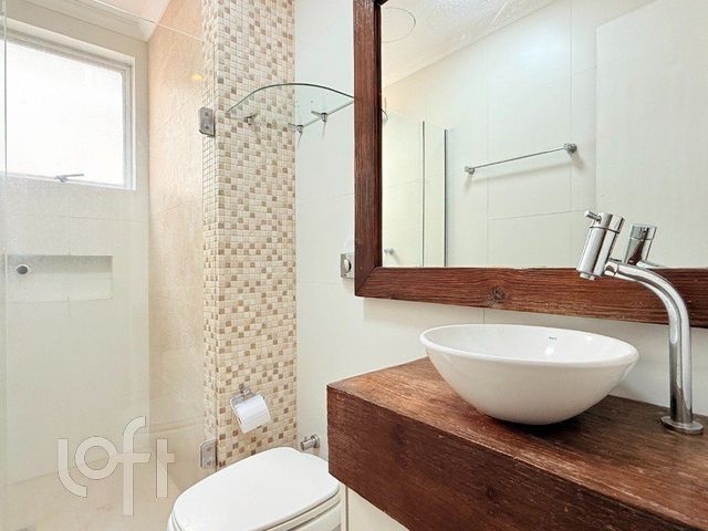 Apartamento com 75m², 2 dormitórios, 1 suíte, 1 vaga, Jardim Botânico em Porto Alegre