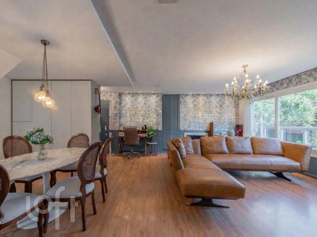 Apartamento com 137m², 3 dormitórios, 3 suítes, 2 vagas, Rio Branco em Porto Alegre