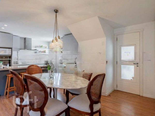 Apartamento com 137m², 3 dormitórios, 3 suítes, 2 vagas, Rio Branco em Porto Alegre