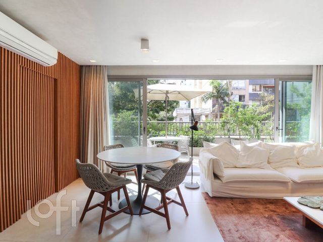 Apartamento com 218m², 3 dormitórios, 1 suíte, 2 vagas, Petrópolis em Porto Alegre