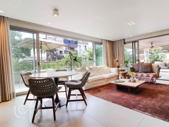 Apartamento com 218m², 3 dormitórios, 1 suíte, 2 vagas, Petrópolis em Porto Alegre
