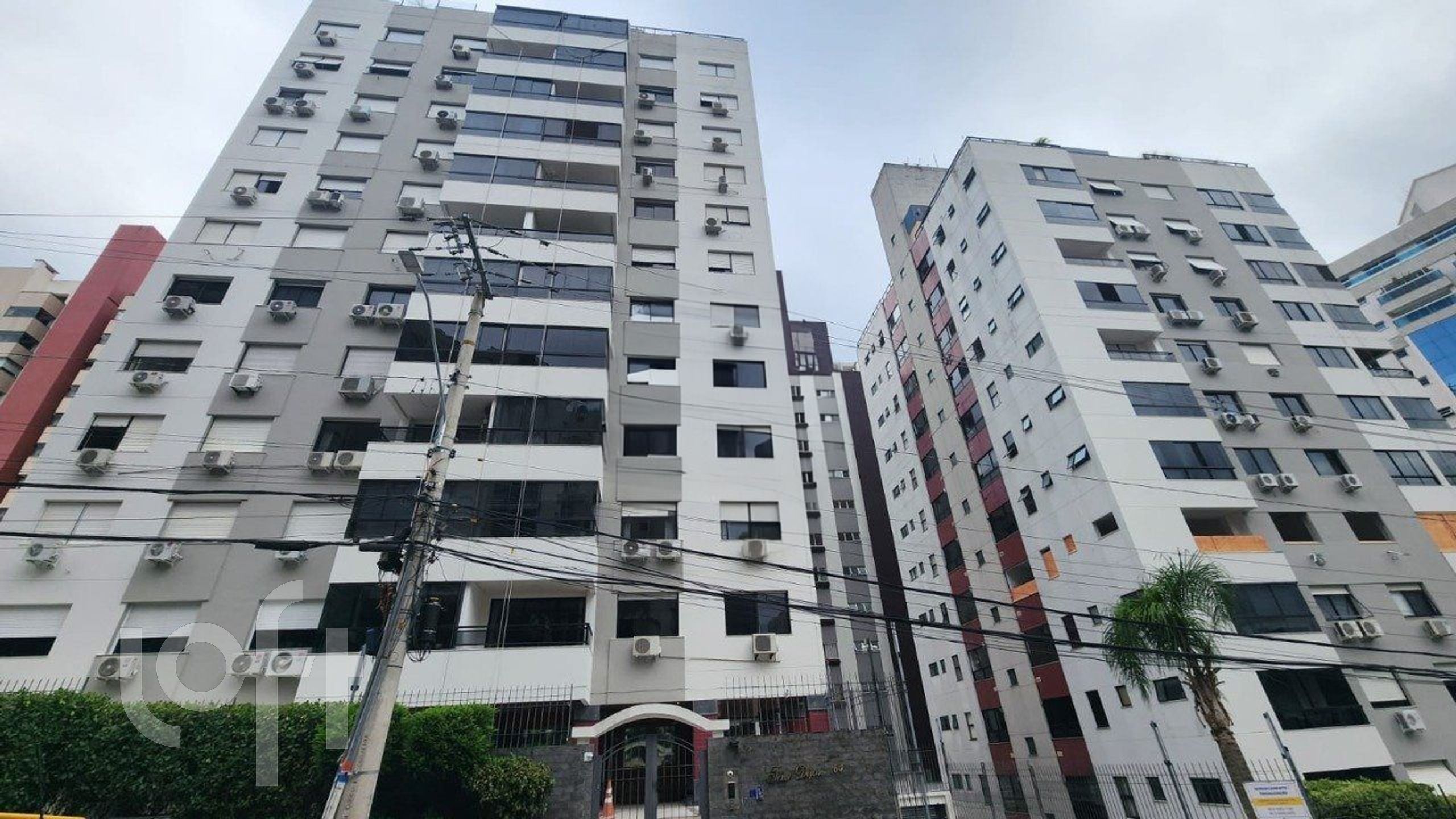 Apartamentos com 111m², 3 quartos, 1 suíte, 2 garagens, no bairro Agronômica em Florianópolis