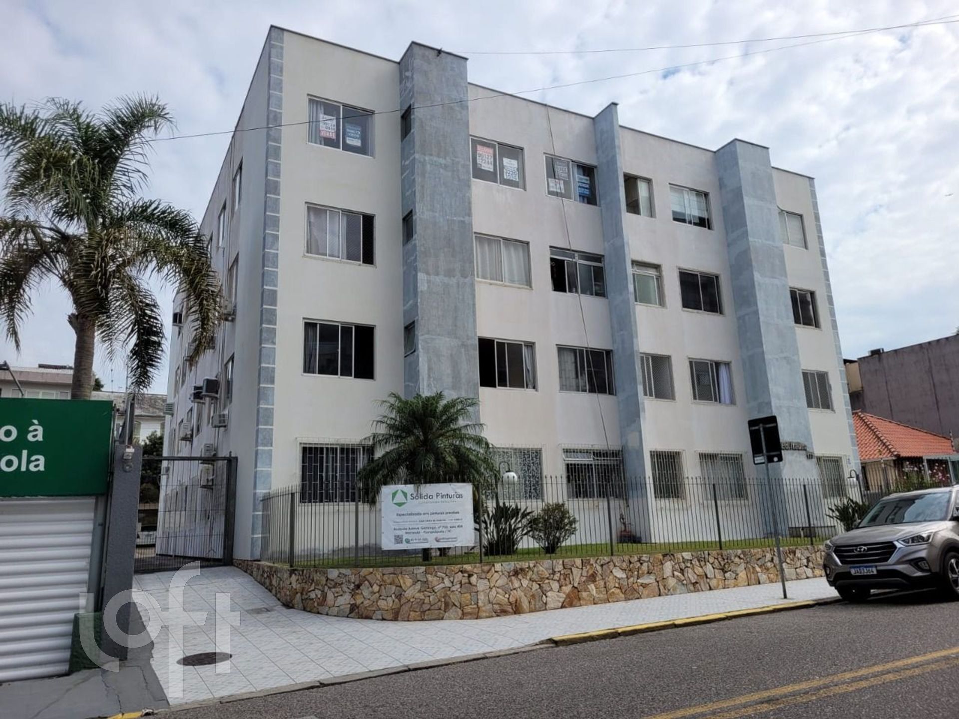 Apto 2 dormitórios com garagem