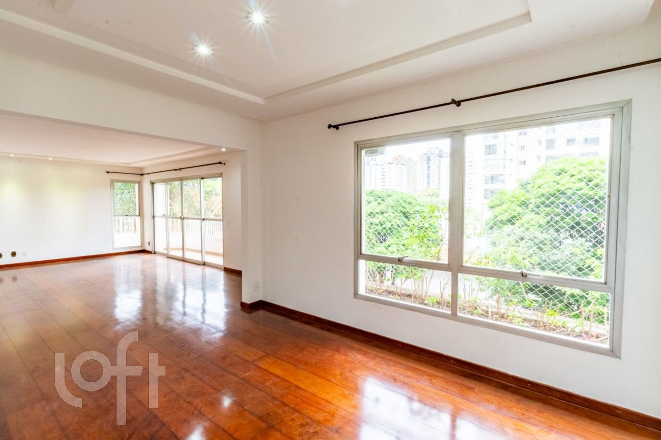 Apartamento à venda com 4 quartos, 208m² - Foto 4