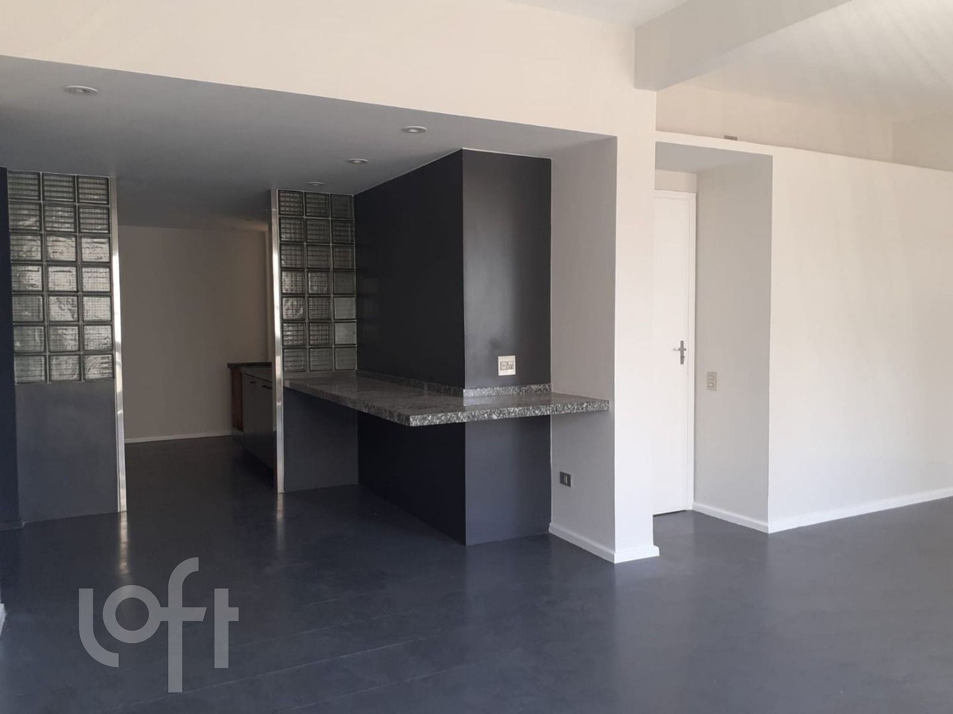 Apartamento à venda com 1 quarto, 69m² - Foto 2