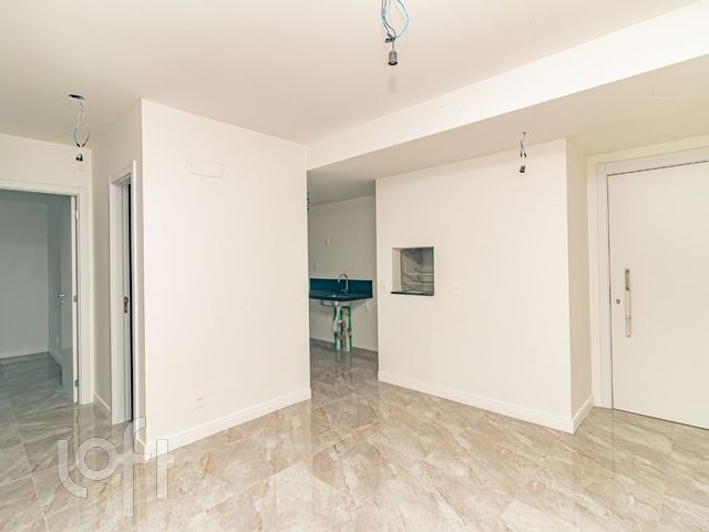 Apartamento com 57m², 2 dormitórios, 1 suíte, 1 vaga, Santana em Porto Alegre