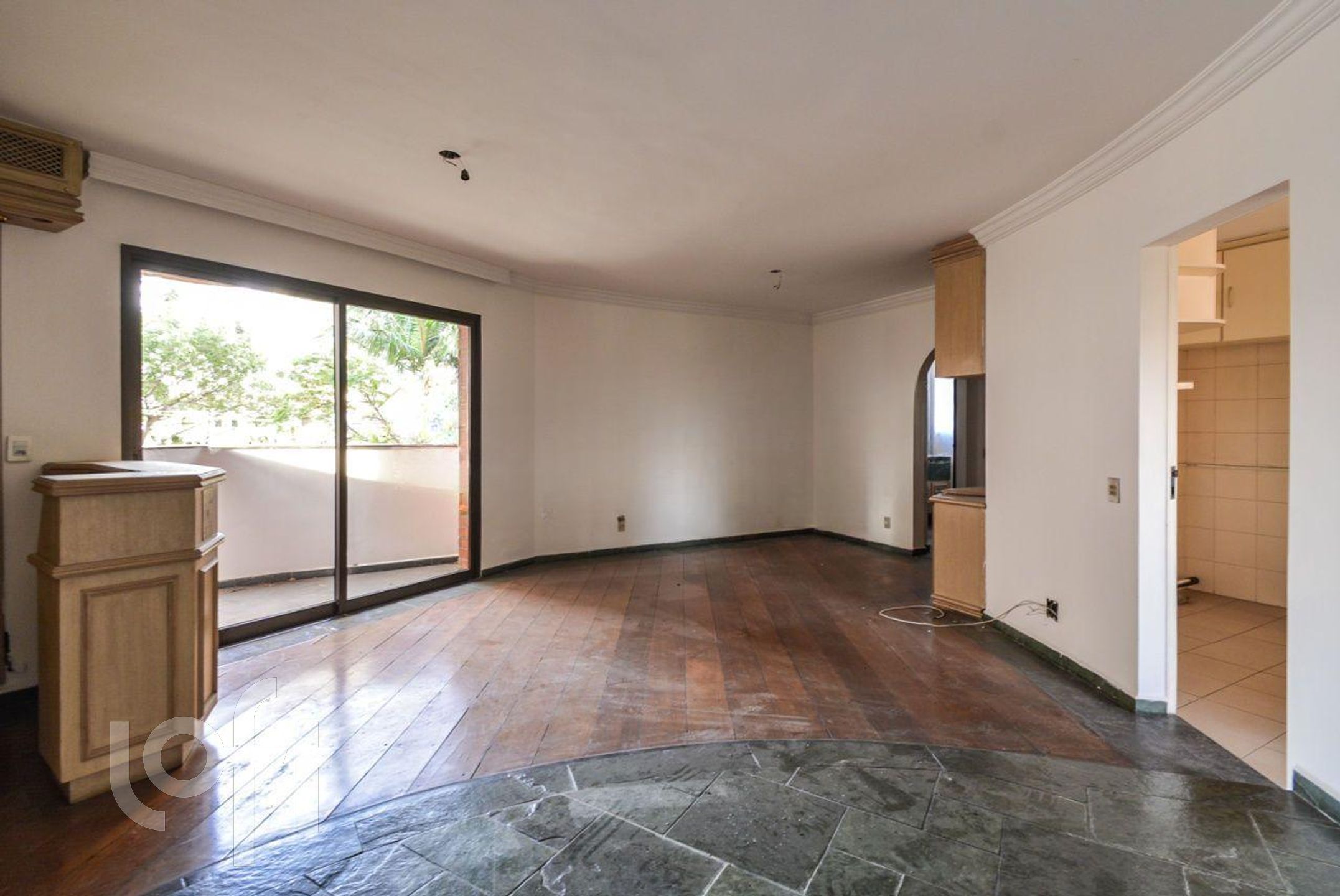 Apartamento à venda com 3 quartos, 144m² - Foto 2