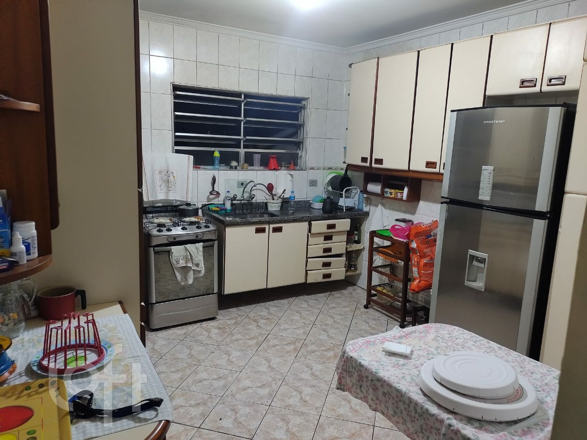 Casa à venda com 2 quartos, 70m² - Foto 4