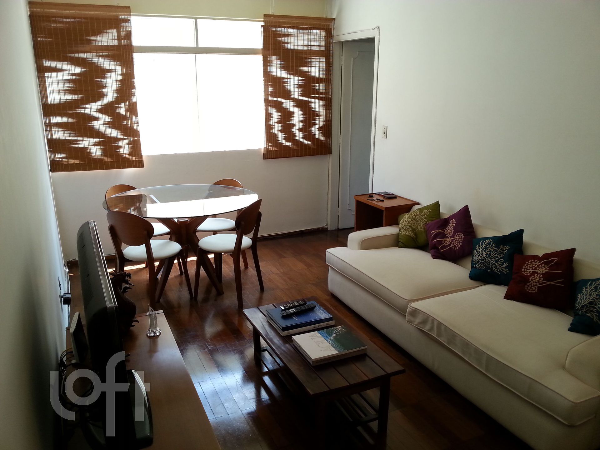 Apartamento à venda com 2 quartos, 77m² - Foto 3