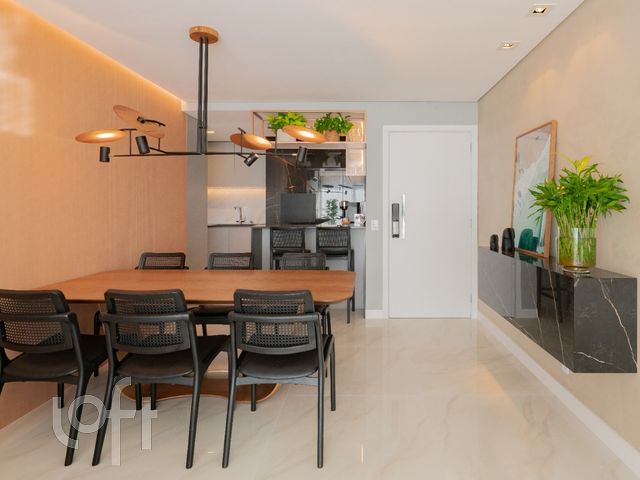 Apartamento com 73m², 2 dormitórios, 1 suíte, 2 vagas, Petrópolis em Porto Alegre