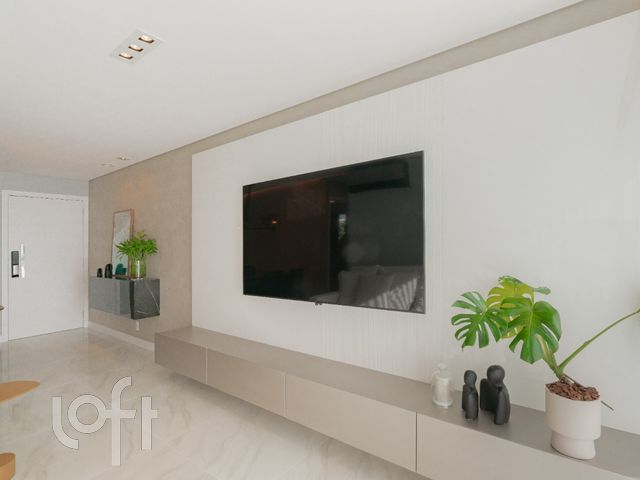 Apartamento com 73m², 2 dormitórios, 1 suíte, 2 vagas, Petrópolis em Porto Alegre