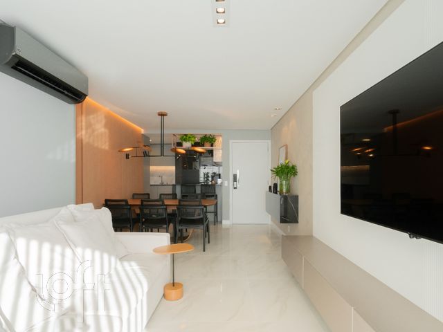 Apartamento com 73m², 2 dormitórios, 1 suíte, 2 vagas, Petrópolis em Porto Alegre