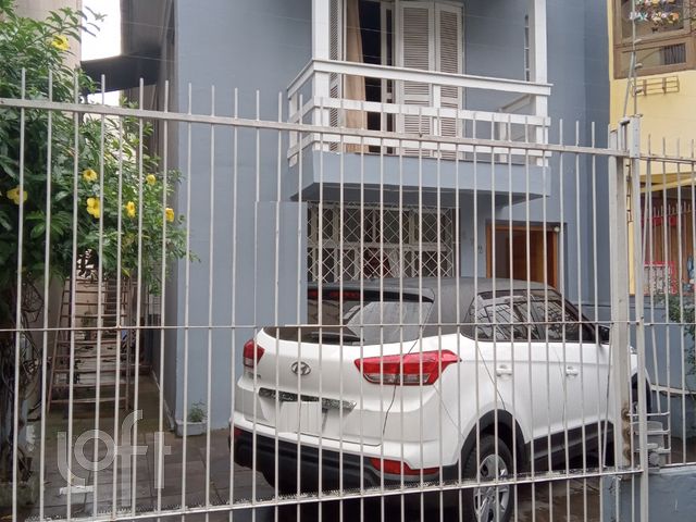 Casa com 160m², 2 dormitórios, 1 suíte, Menino Deus em Porto Alegre