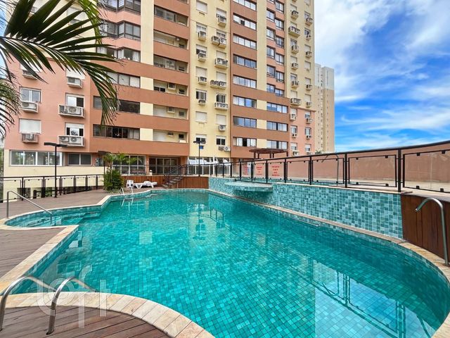 Apartamento com 89m², 3 dormitórios, 1 suíte, 2 vagas, Vila Ipiranga em Porto Alegre