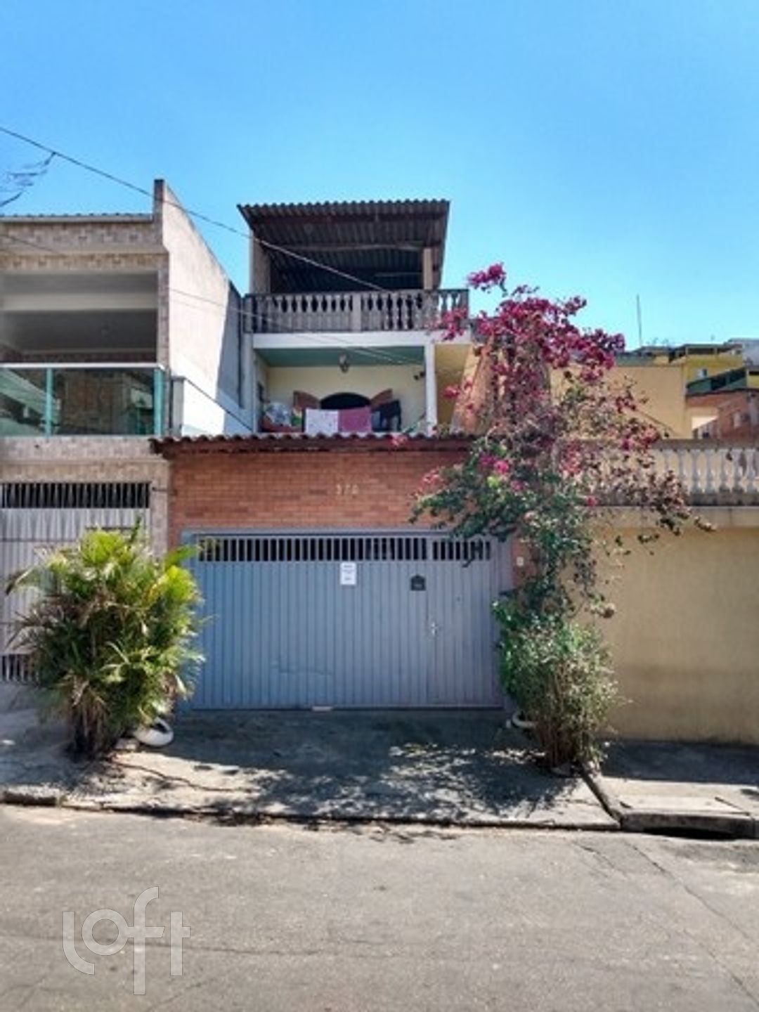 Casa à venda com 4 quartos, 180m² - Foto 2