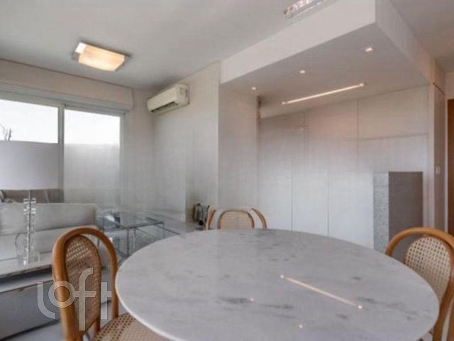 Apartamento com 74m², 2 dormitórios, 1 suíte, 1 vaga, Três Figueiras em Porto Alegre