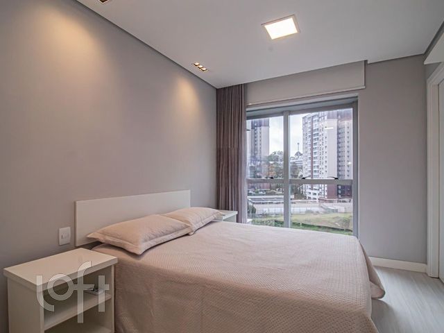 Apartamento com 77m², 2 dormitórios, 2 vagas, Petrópolis em Porto Alegre