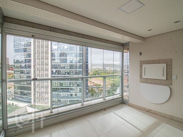 Apartamento com 77m², 2 dormitórios, 2 vagas, Petrópolis em Porto Alegre