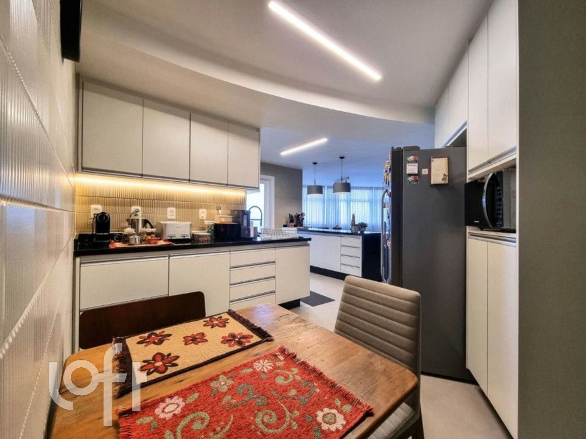 Apartamento à venda com 3 quartos, 180m² - Foto 14