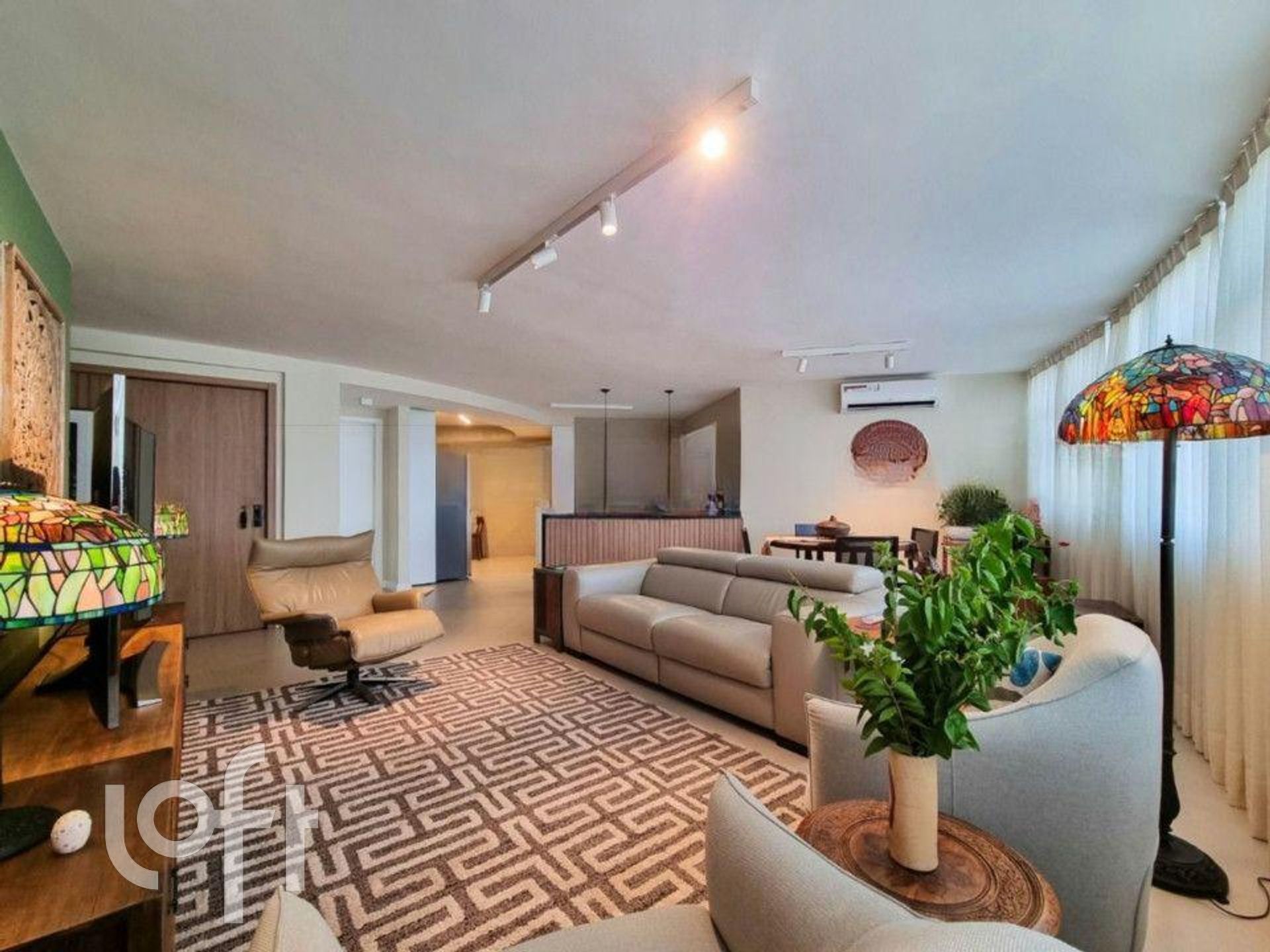 Apartamento à venda com 3 quartos, 180m² - Foto 1