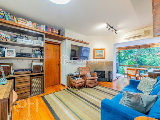 Apartamento com 72m², 2 dormitórios, 1 suíte, 1 vaga, Auxiliadora em Porto Alegre
