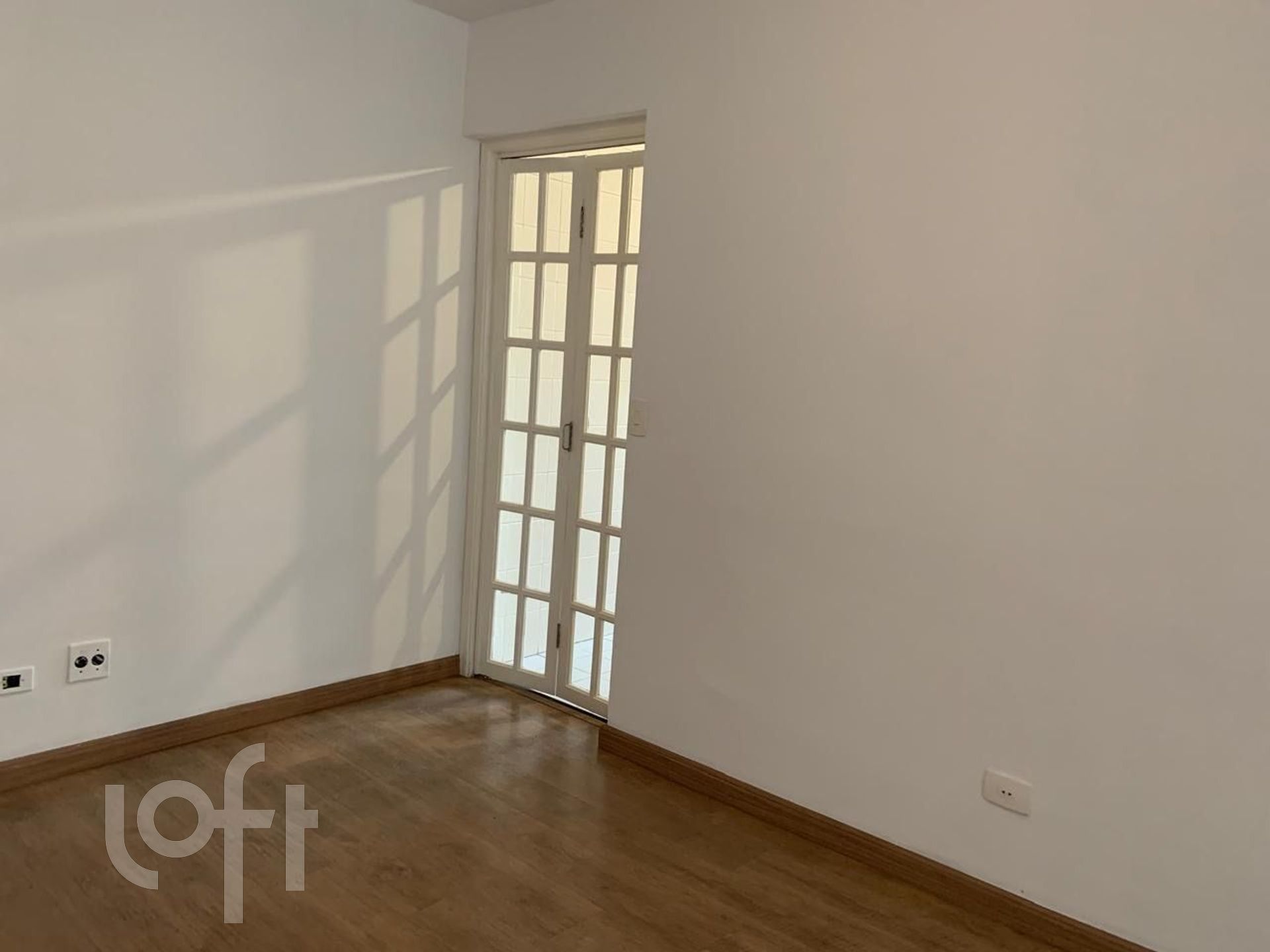 Apartamento à venda com 3 quartos, 75m² - Foto 4