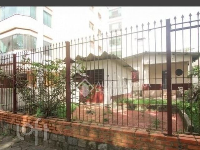 Casa com 99m², 2 dormitórios, 1 vaga, Vila Ipiranga em Porto Alegre