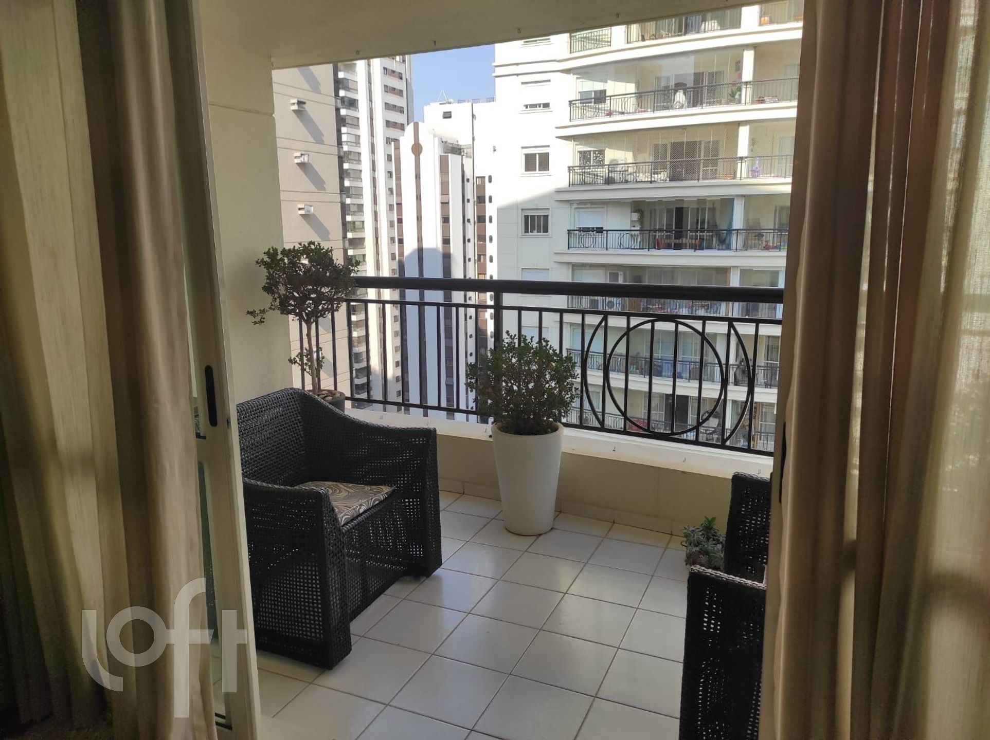 Apartamento à venda com 3 quartos, 107m² - Foto 4