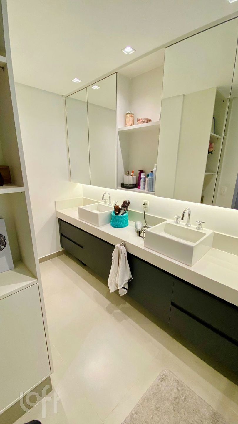 Apartamento à venda com 4 quartos, 202m² - Foto 16